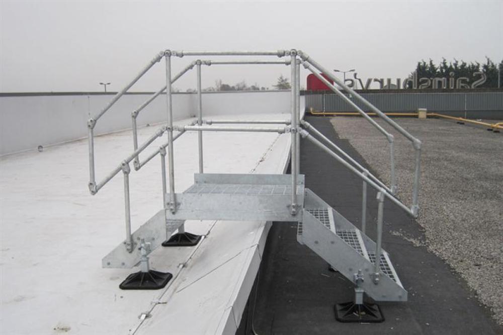 ALX-0004-000 | 4-STEP STEPOVER - PLATFORM 1000MM INCLUSIEF HANDRAIL