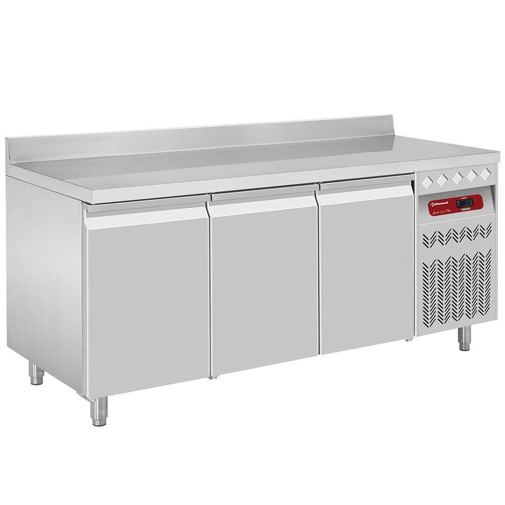 DT178/P9A | Wand-  koeltafel geventileerd, 3 deuren GN 1/1, 405 liter