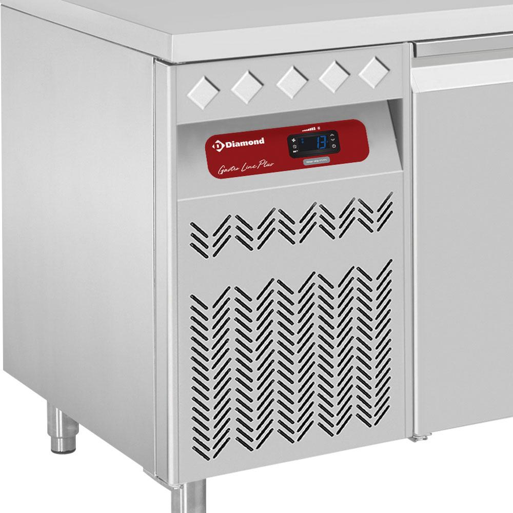 DT224/P9GX | Geventileerde koeltafel, 4 deuren GN 1/1, 550 Lit. groep aan linkerkant