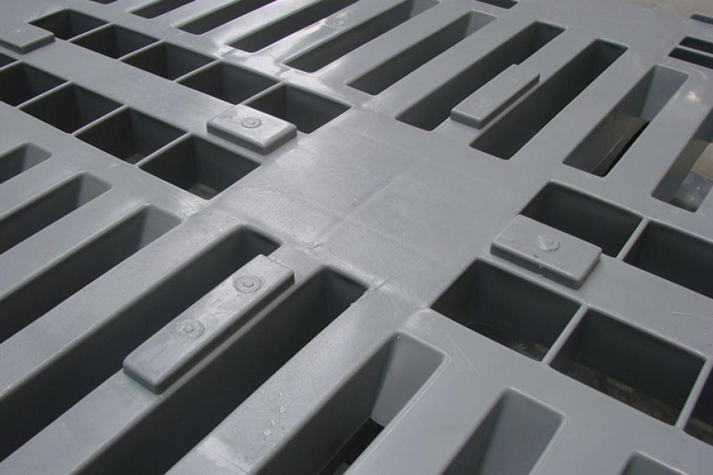PHP-8301-050 | PALETTE HYGIENE H1 1200X800X160MM 3 SEMELLES FERMEES + PIECE A CENTR.