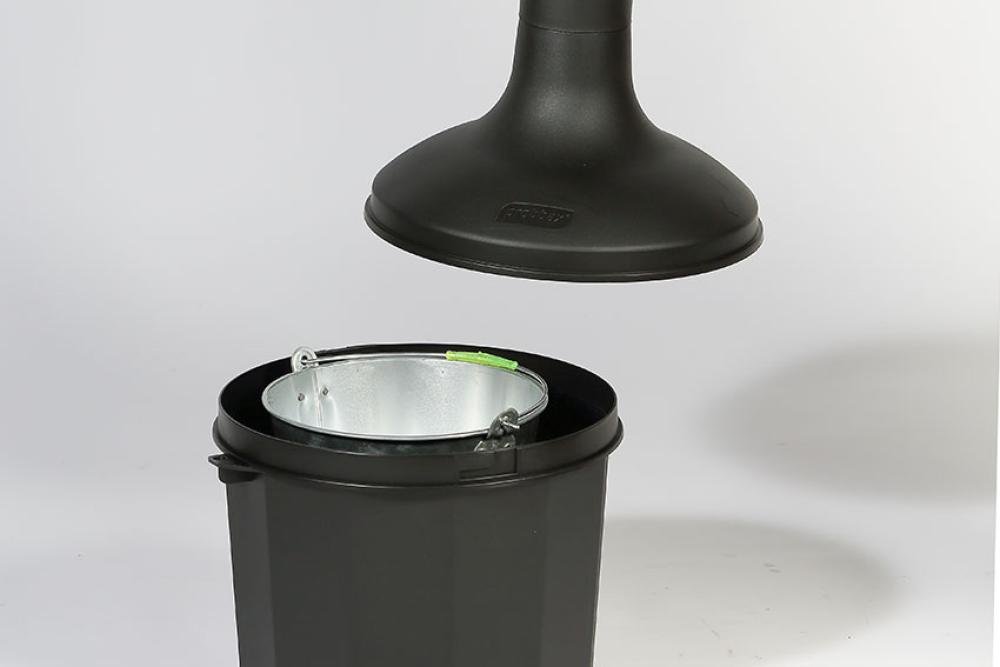 ATP-0002-022 | STAANDE ASBAK OP VOET 10L - KUNSTSTOF INCL. GALVA EMMER