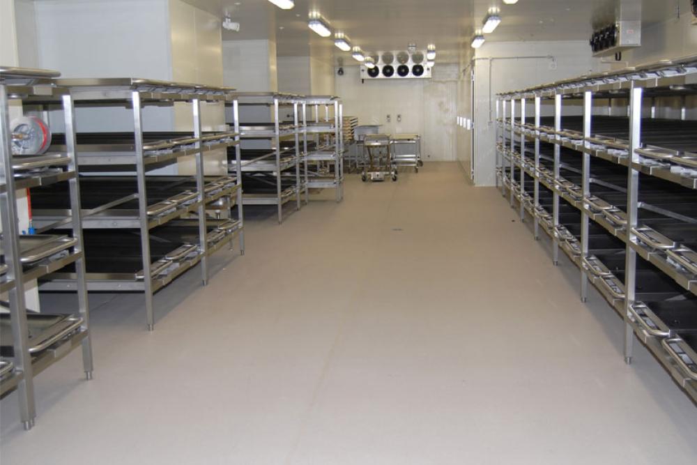 LCI-2400-000 | RAYONNAGE EN ACIER INOX A 4 NIVEAUX 900X2080X1570MM