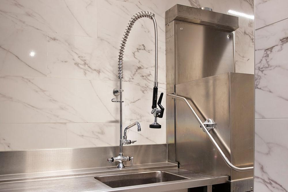 LKE-2410-000 | ENKELGATS VOORSPOELDOUCHE TAFELMODEL INCL. KWARTSLAG TUSSENKRAAN