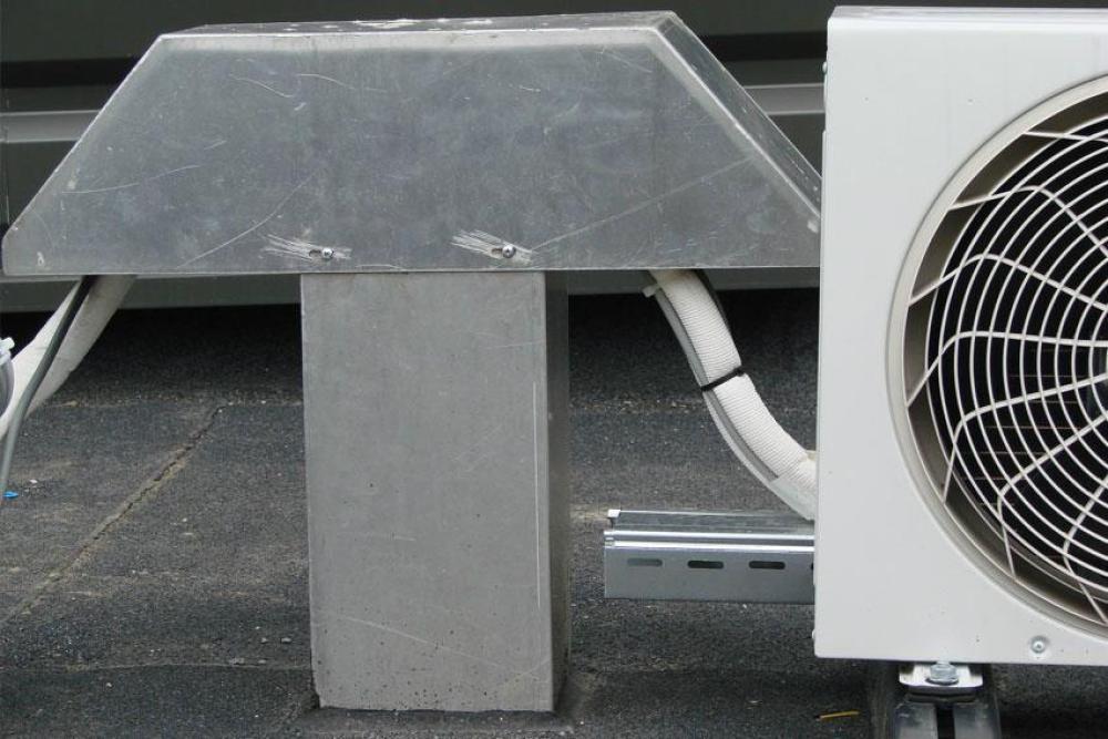 ALX-7446-000 | ALUMINIUM DAKDOORVOER 200X200MM - 2 UITGANGEN