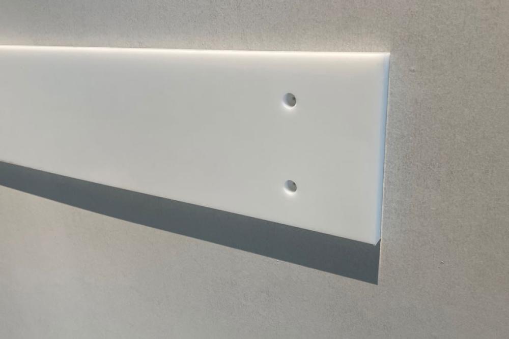 PPE-1201-010 | STOOTRAND PE - GEBOORD - 200X20MM EXCL. DOPPEN - 2MTR/LNG